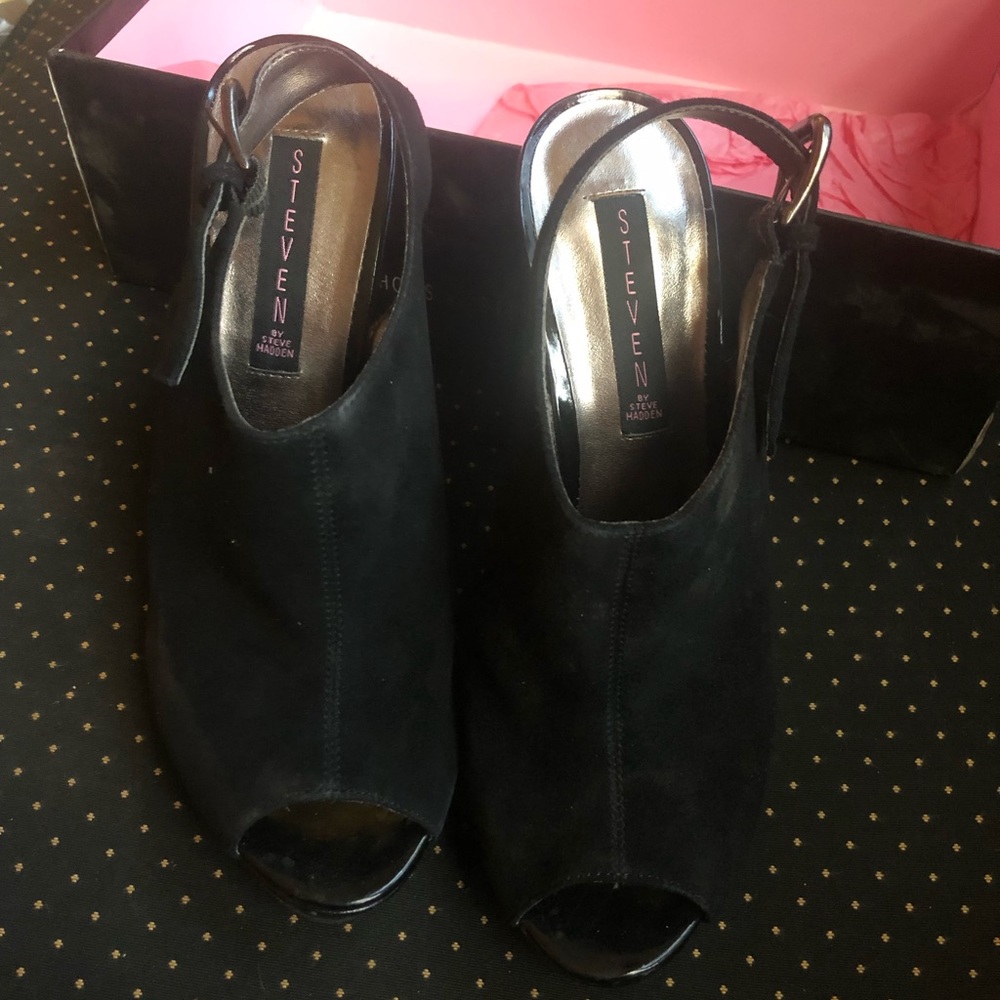 Peep Toe Pumps - Picture 2 of 5